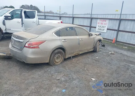 2013 Nissan Altima 2.5 S z USA, uszkodzony, nr VIN 1N4AL3AP5DN414639
